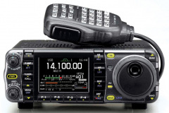 Icom-IC-7000_03